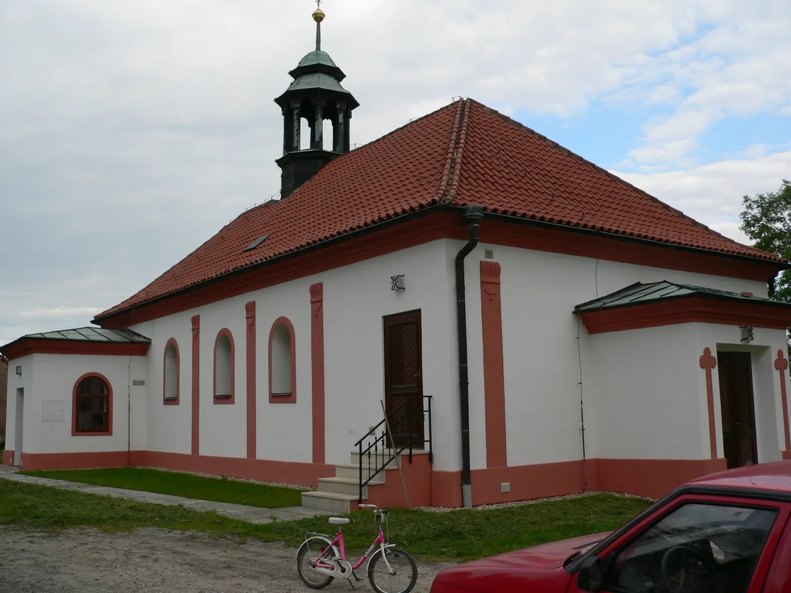 Nátěr fasády – kostel Skorkov